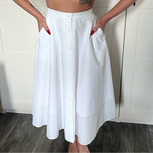 White Cotton Full Skirt With Pockets - Picture 6 of 9